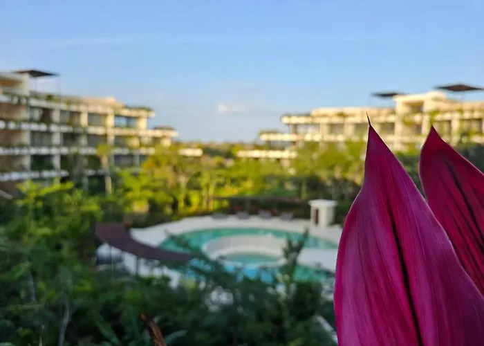 Cozy Aparment Pool View Apartment